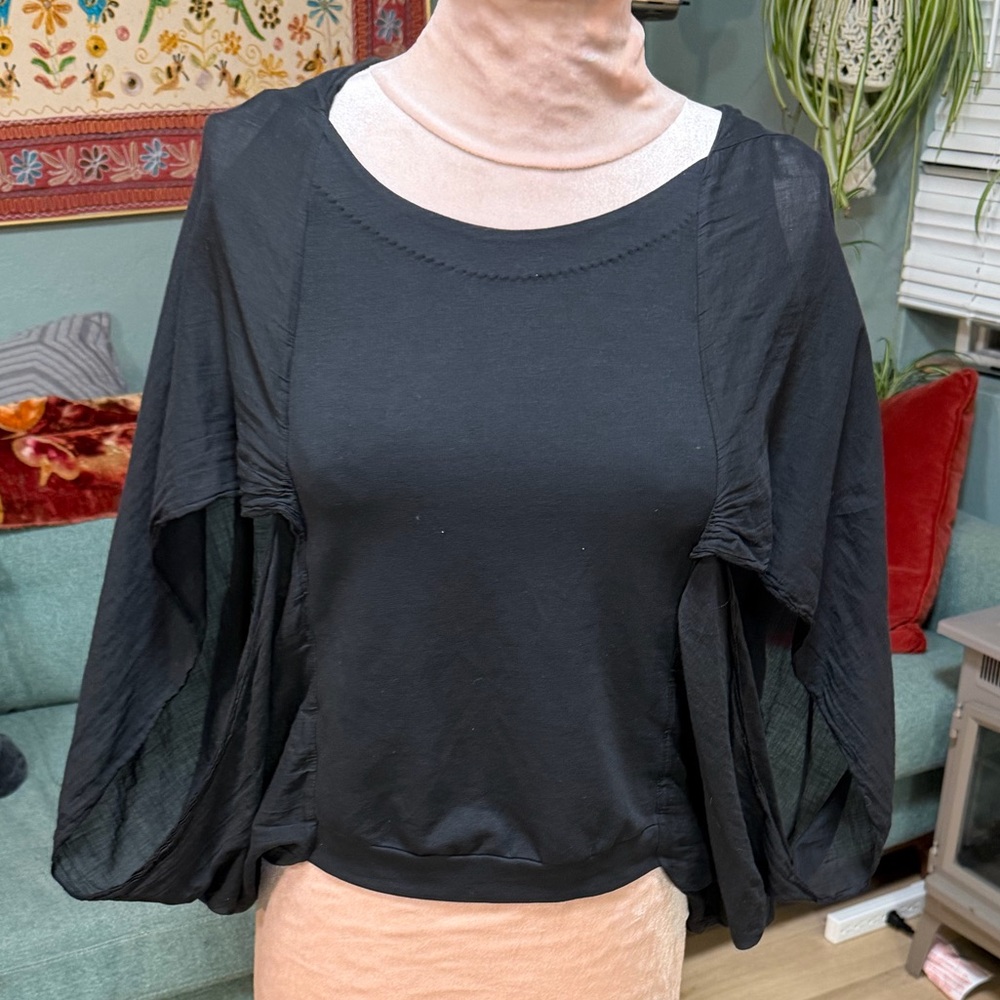 European Culture Italian lightweight Black sleeved cape capelet S